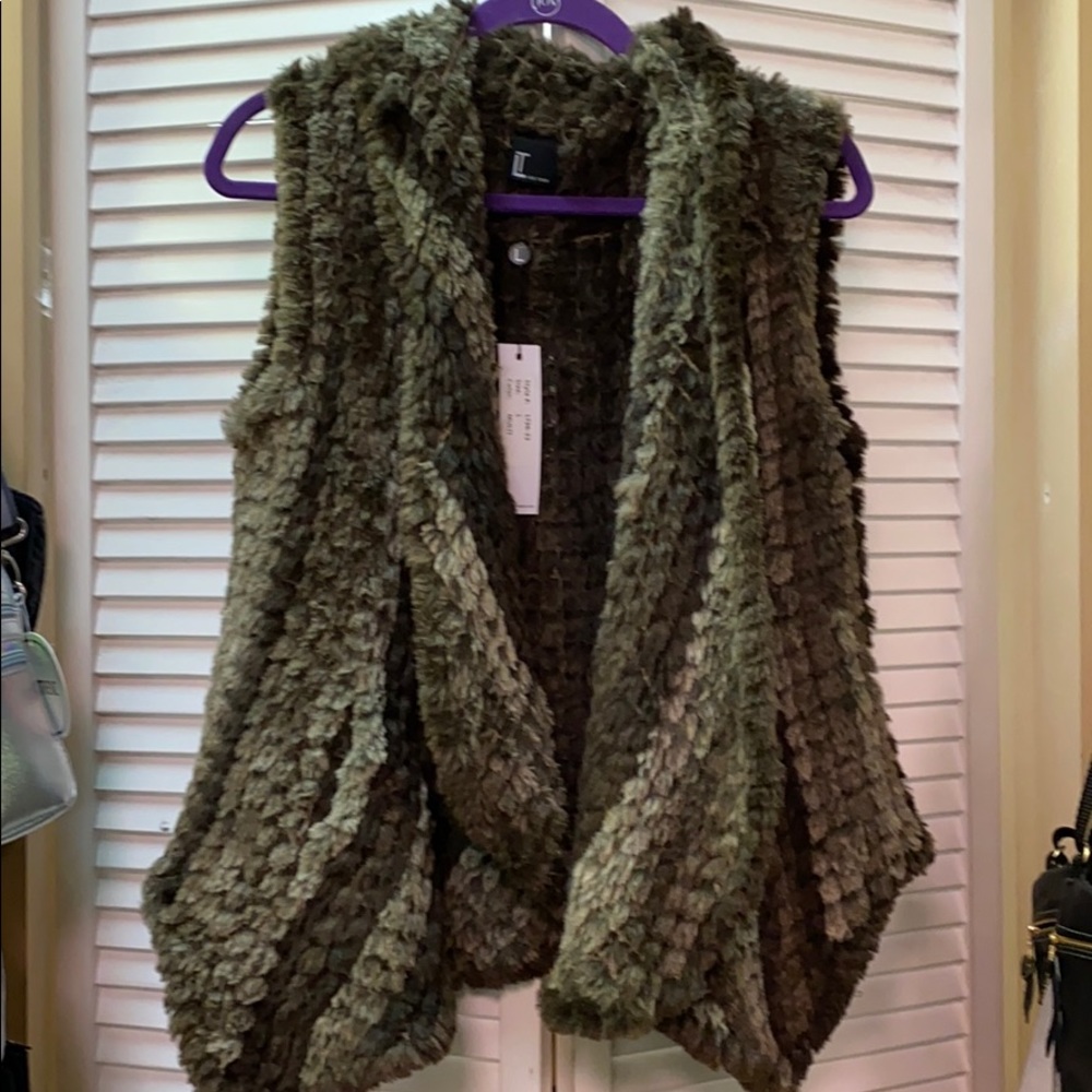 Love token faux fur vest sz large